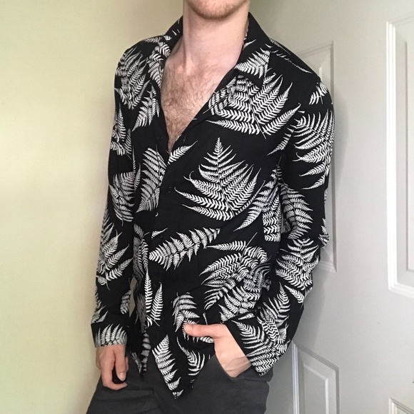 COPY - Men's H&M Aesthetic Dress Shirt Size Small - Picture 1 of 4